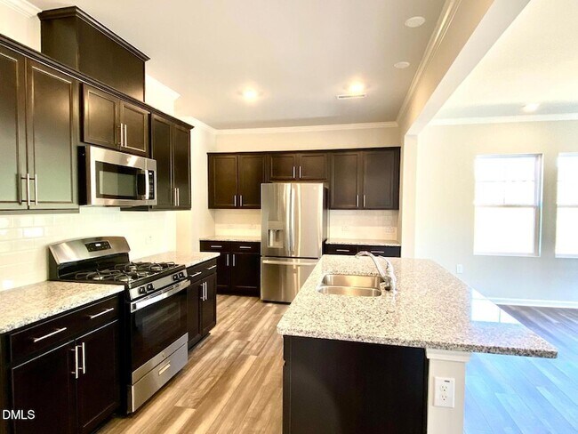 Building Photo - 909 Aspen Pointe Trl