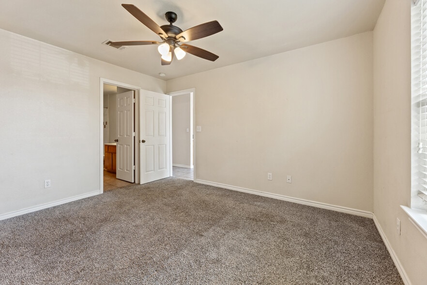 Building Photo - 100 Sendero Dr
