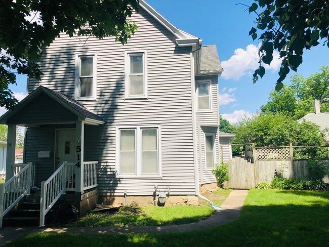 Primary Photo - 514 Walnut St