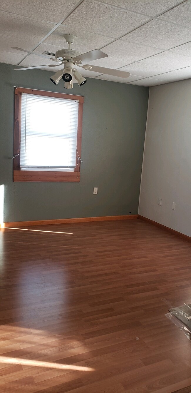 Building Photo - 1221 Garden Ln