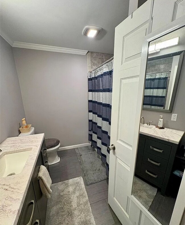 Building Photo - 2050 Blowing Rock Blvd