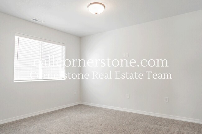 Building Photo - 8782 Beaverhead Cir