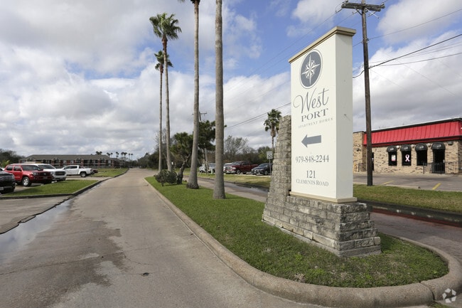 Building Photo - Westport