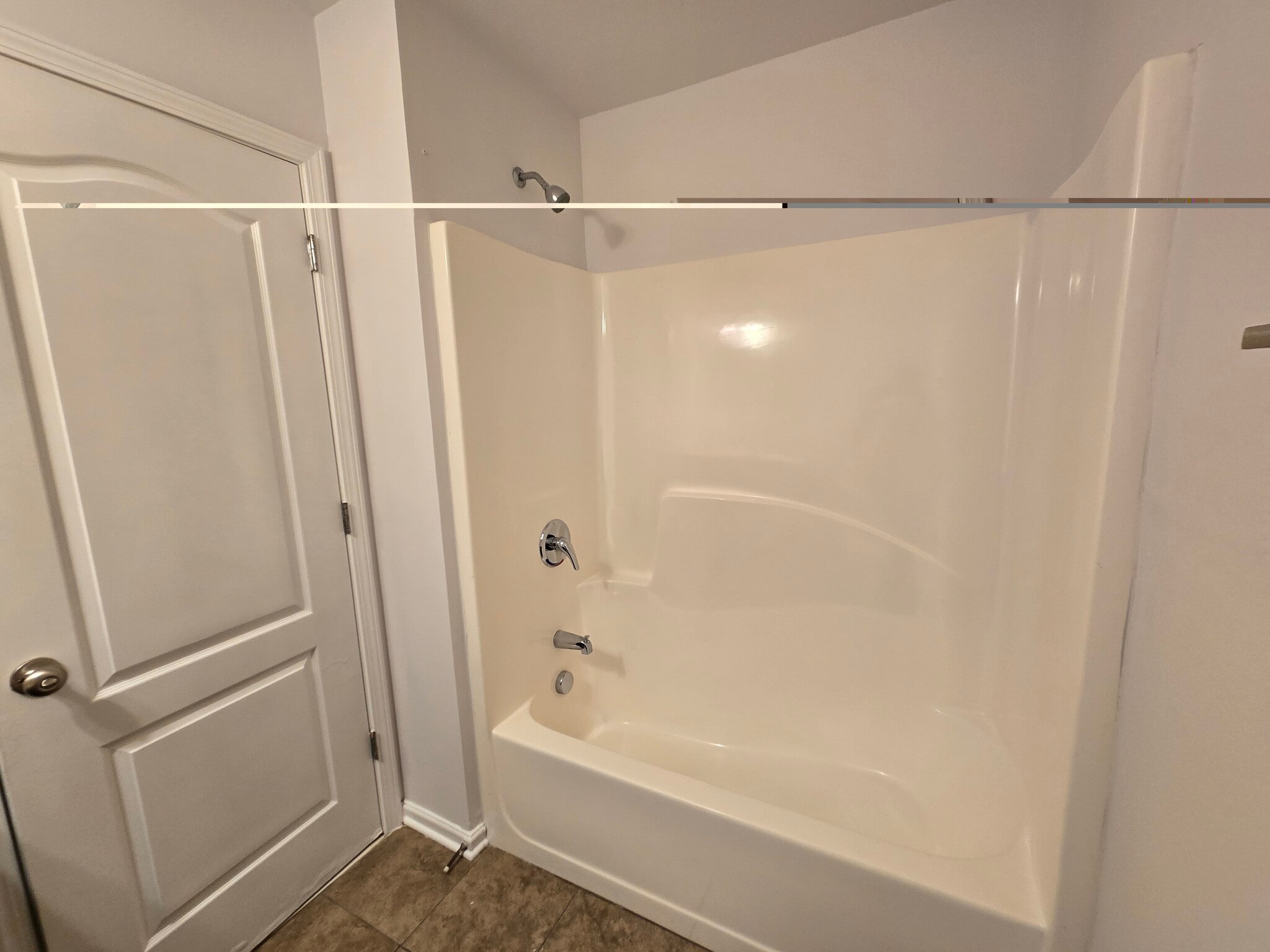 Building Photo - 2470 Whiteoak Run SE