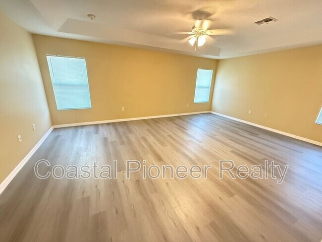 Building Photo - 10337 Stratford Pointe Ave