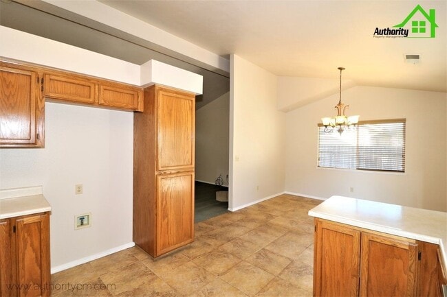 Building Photo - 2882 Sandstone Dr