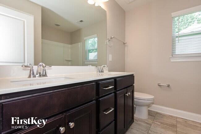 Building Photo - 3611 Alamito Ln