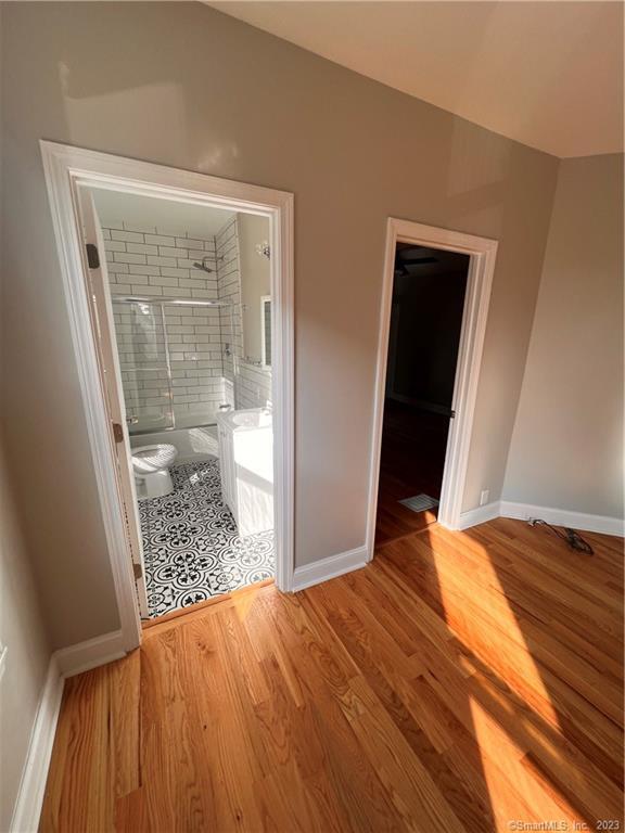 Entrance to bath - 303 Quaker Ln S