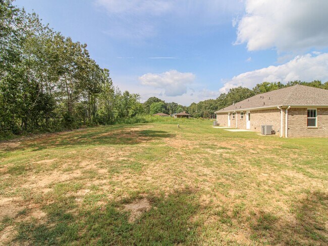 Building Photo - 19825 Shady Acres Cir