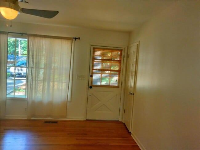 Building Photo - 1009 Verdi Way