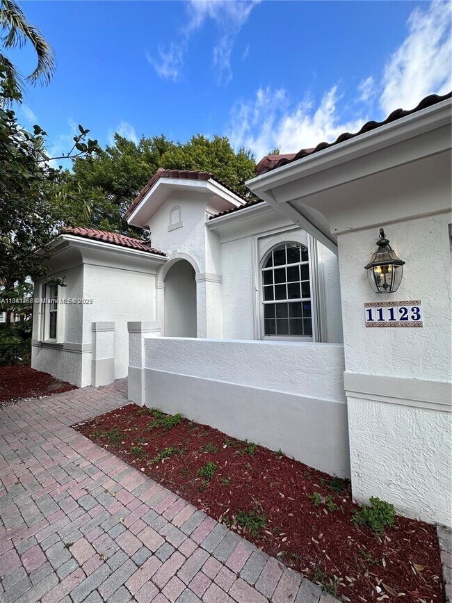 Primary Photo - 11123 NW 71st Terrace