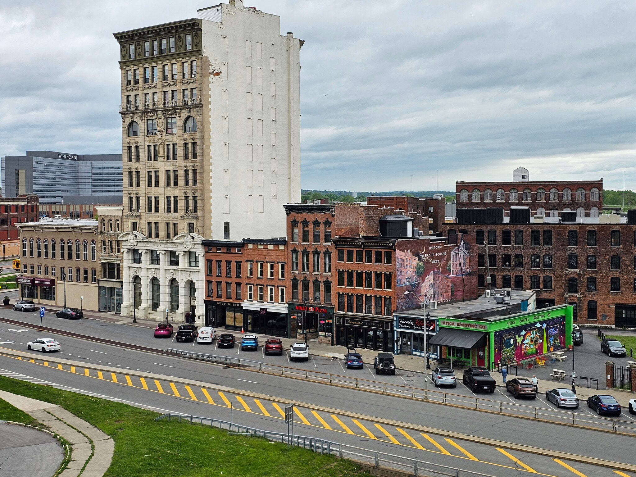 Building Photo - 98 Genesee St