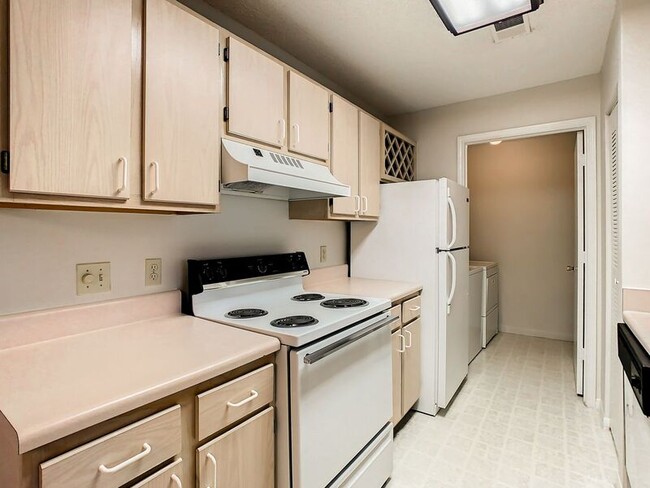 Building Photo - 713 Secret Harbor Ln