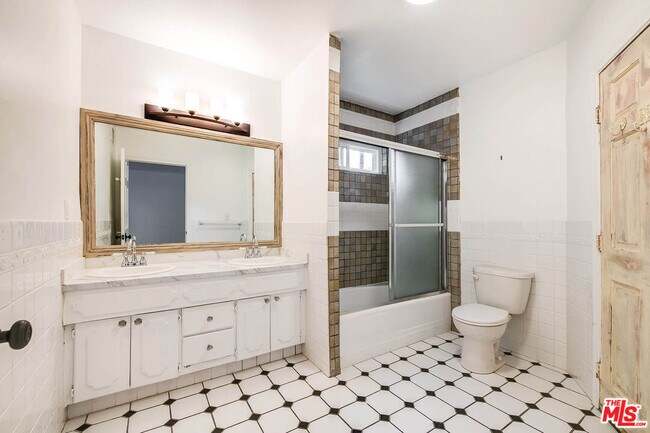 Building Photo - 4309 Gentry Ave