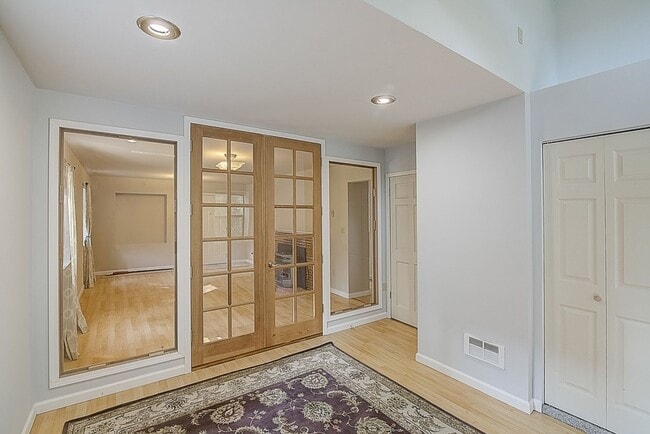 Building Photo - 4 bed/ 2 bath house on 145th St!