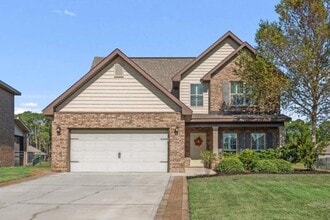 Building Photo - 142 Pin Oak Loop