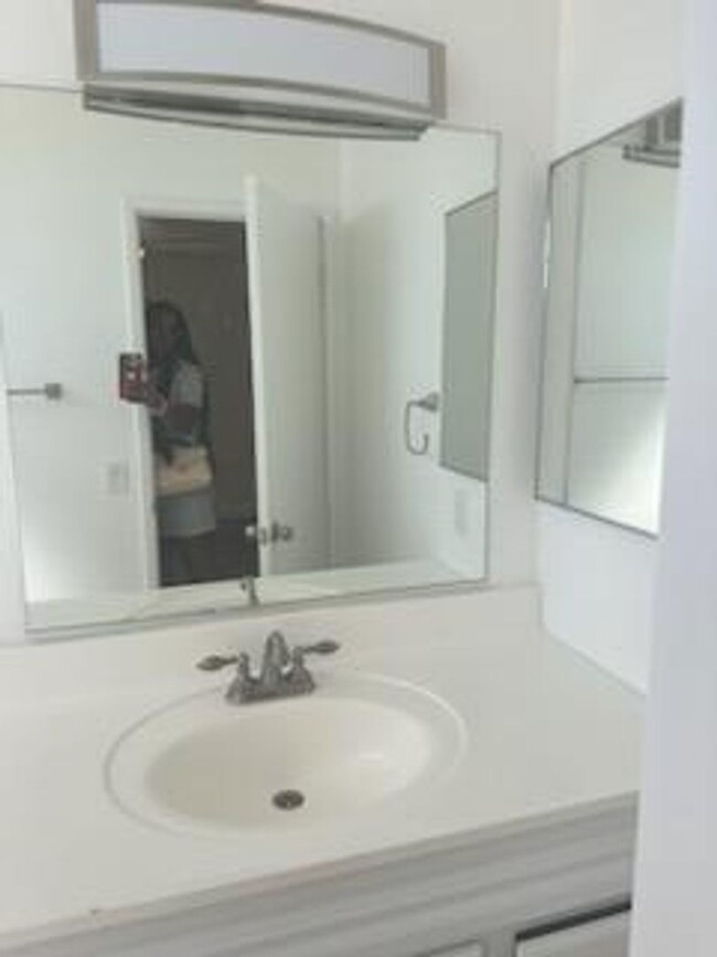 Building Photo - **751 Higgins Rd #28 Barstow** 3 bedroom 2...