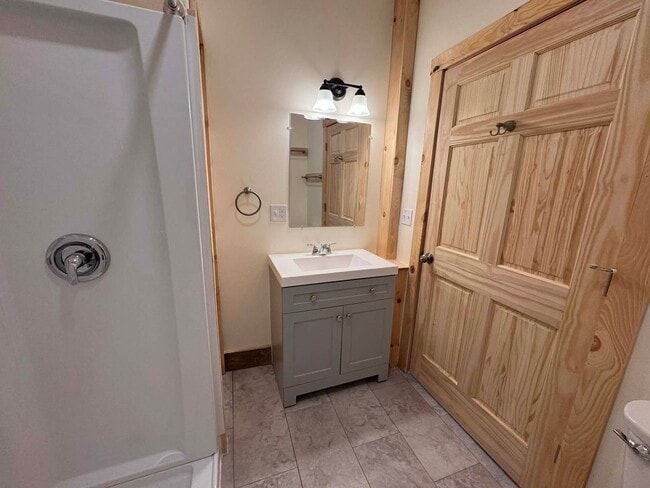 Building Photo - Meadow Woods