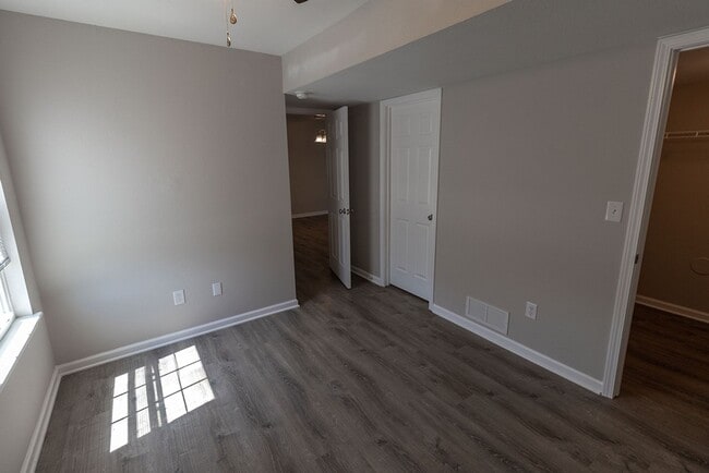 Building Photo - 1401-1403 Bodie Dr