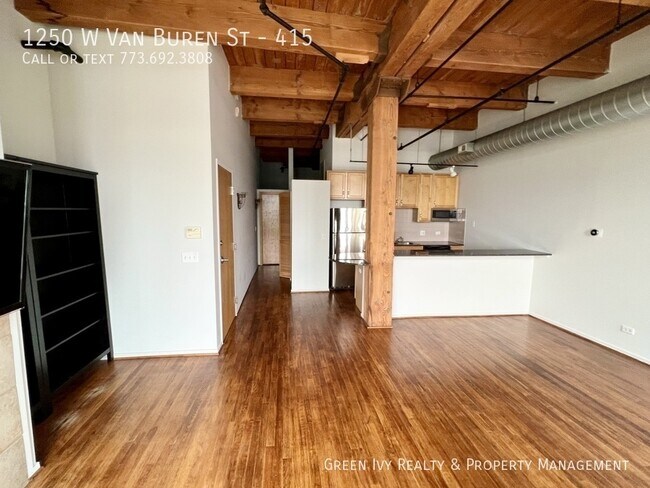 Building Photo - 1250 W Van Buren St