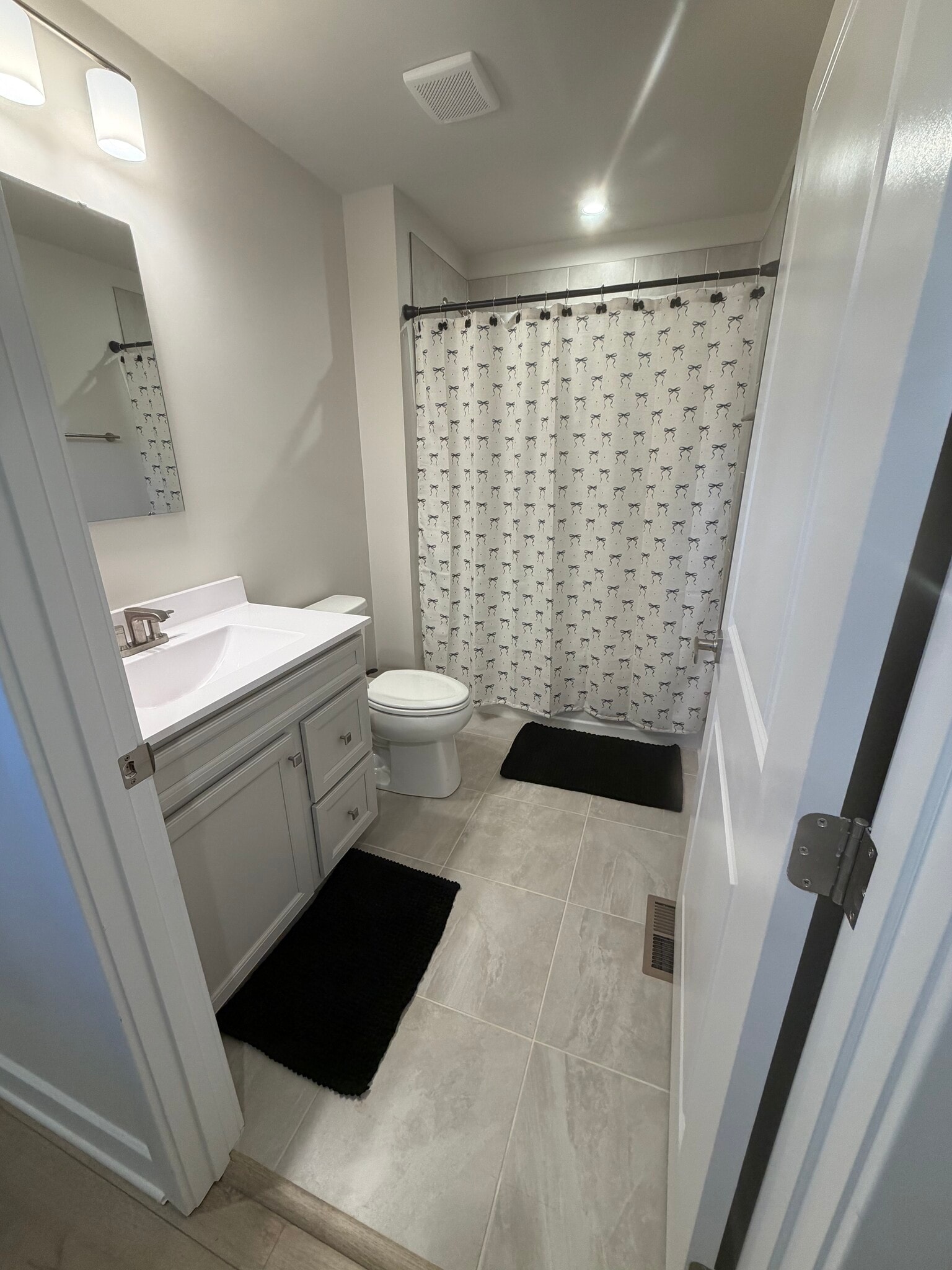 Building Photo - 951 Pemberley St