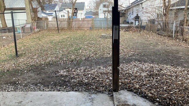 Building Photo - 319 E Canal St