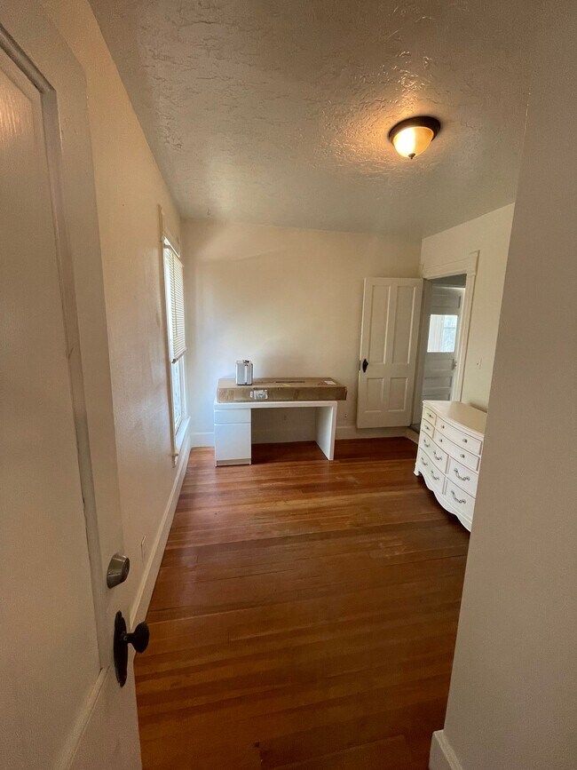 Building Photo - 1229 12th St