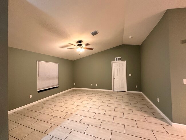 Building Photo - 318 NW 8th Terrace