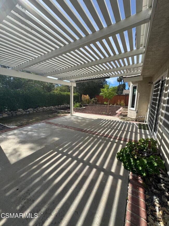 Building Photo - 2479 Rikkard Dr