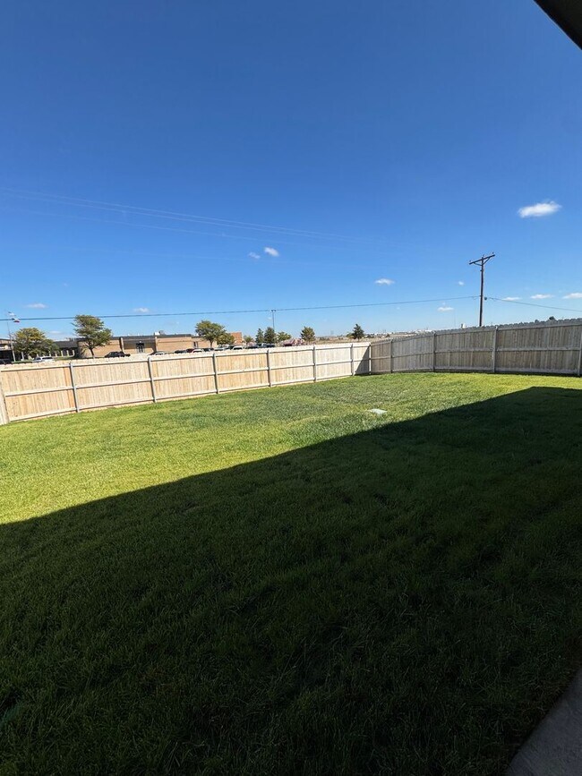 Building Photo - Located in Beacon Pointe!!!4bedrooms 2bathrooms 2 car garage NEWer Build 2025