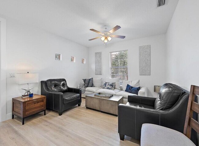 Building Photo - 111 Evergrene Pkwy