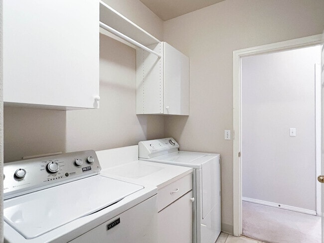 Building Photo - 6733 Snow Goose Cir