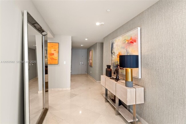 Building Photo - 901 Brickell Key Blvd