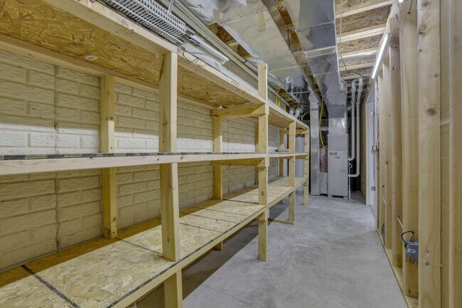 Building Photo - 1701 Marigold St