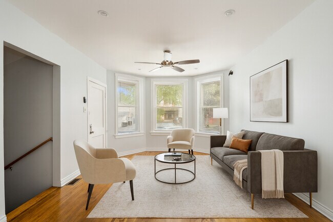 Building Photo - 4247 W Melrose St