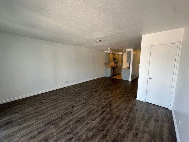 Building Photo - Charming Two-Bedroom Condo in Montebello w...