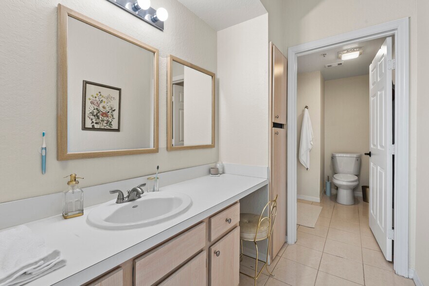 Master Bathroom - 23600 Walden Center Dr