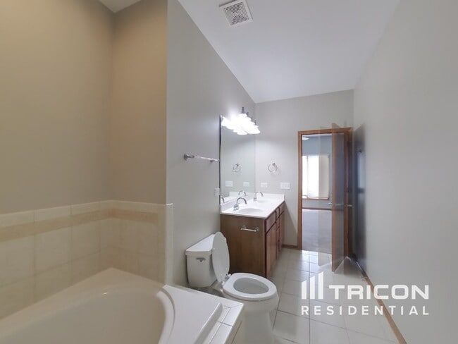 Building Photo - 593 Prairie Crossing Dr