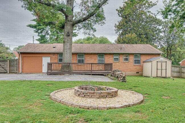 Building Photo - 4736 Danby Dr