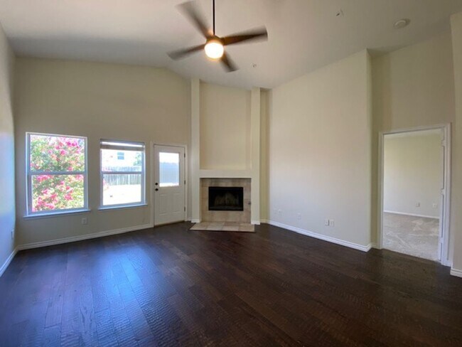 Building Photo - Lovely 4 bedroom, 2 bath home for lease!