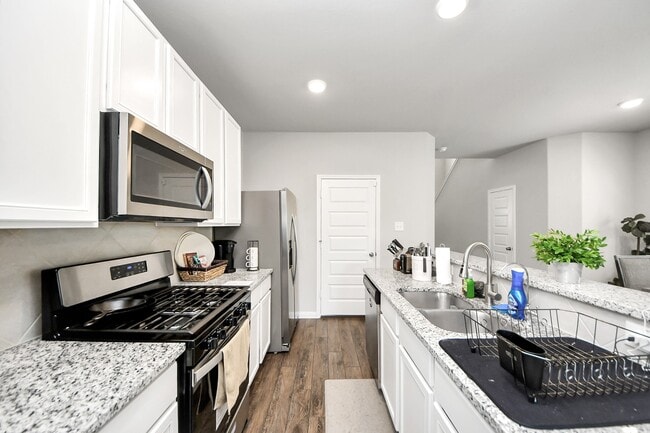 Building Photo - 21923 Grand Majestic Dr