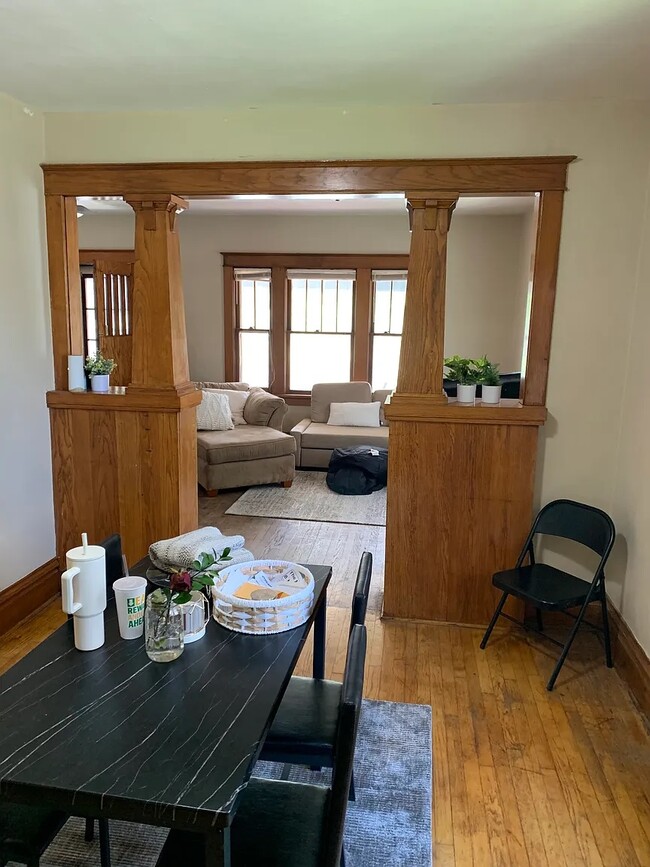 Building Photo - 420 18th St NE