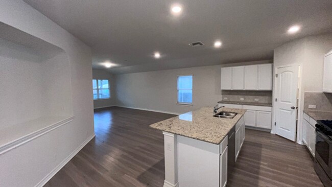 Building Photo - Charming 4-Bedroom Home Available for Rent...
