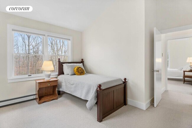 Building Photo - 26 Whalers Dr