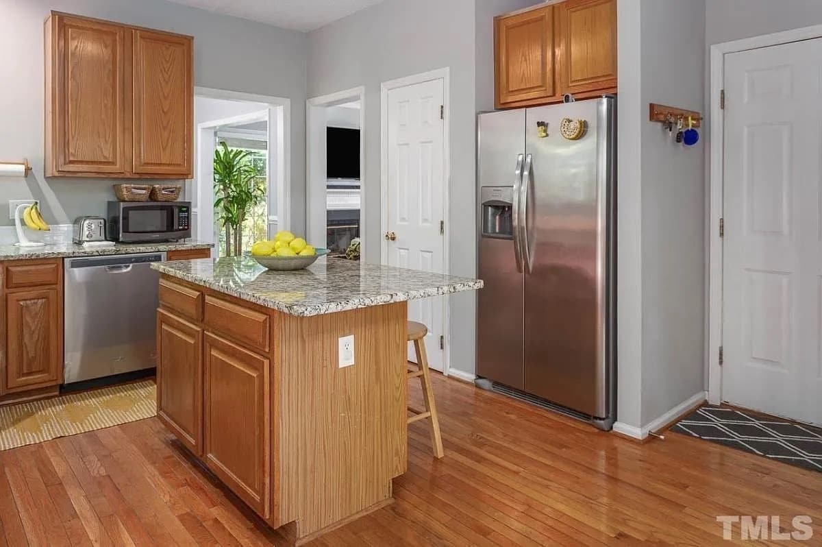 Building Photo - 303 Catlin Rd