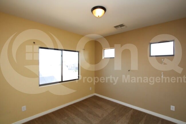 Building Photo - 1242 E Paul Dr