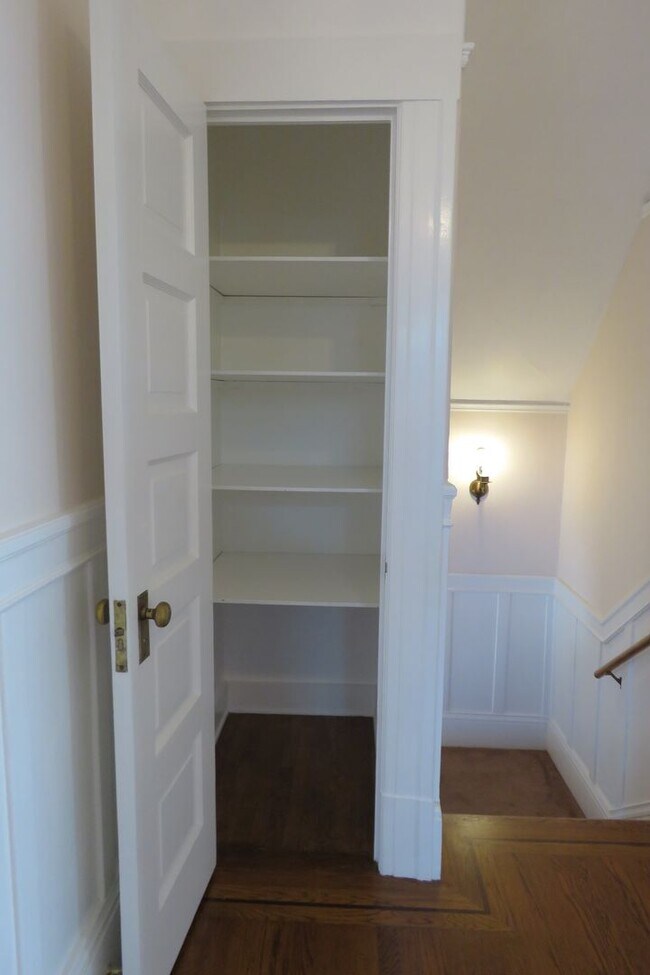 Building Photo - Noe Valley House - 3 beds-1.5 baths - VIEW - garage