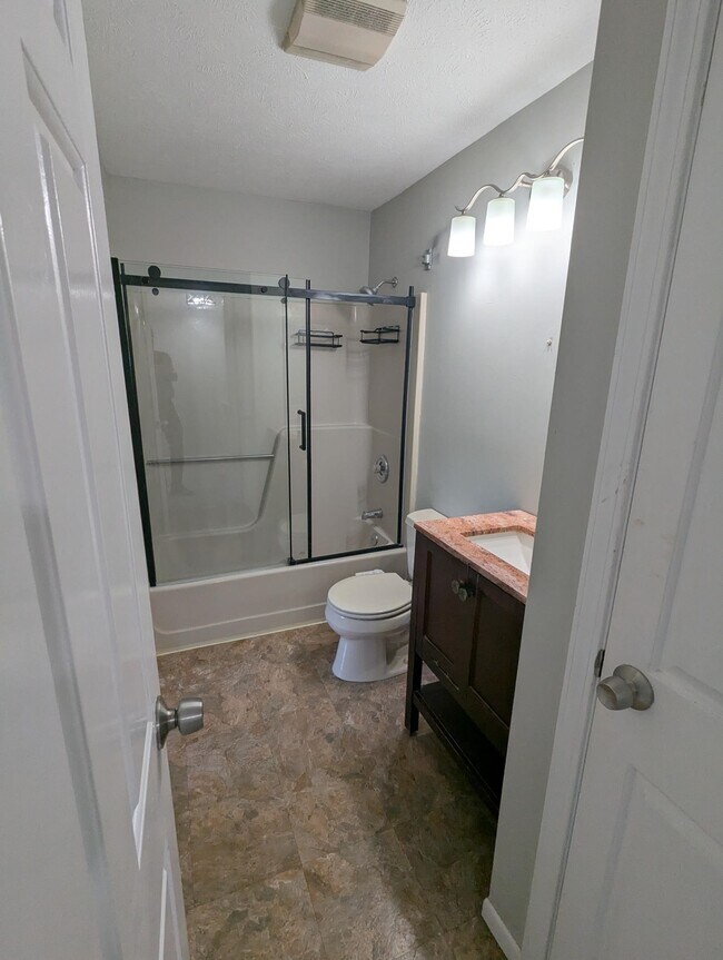 Building Photo - 160 Winterwood Dr
