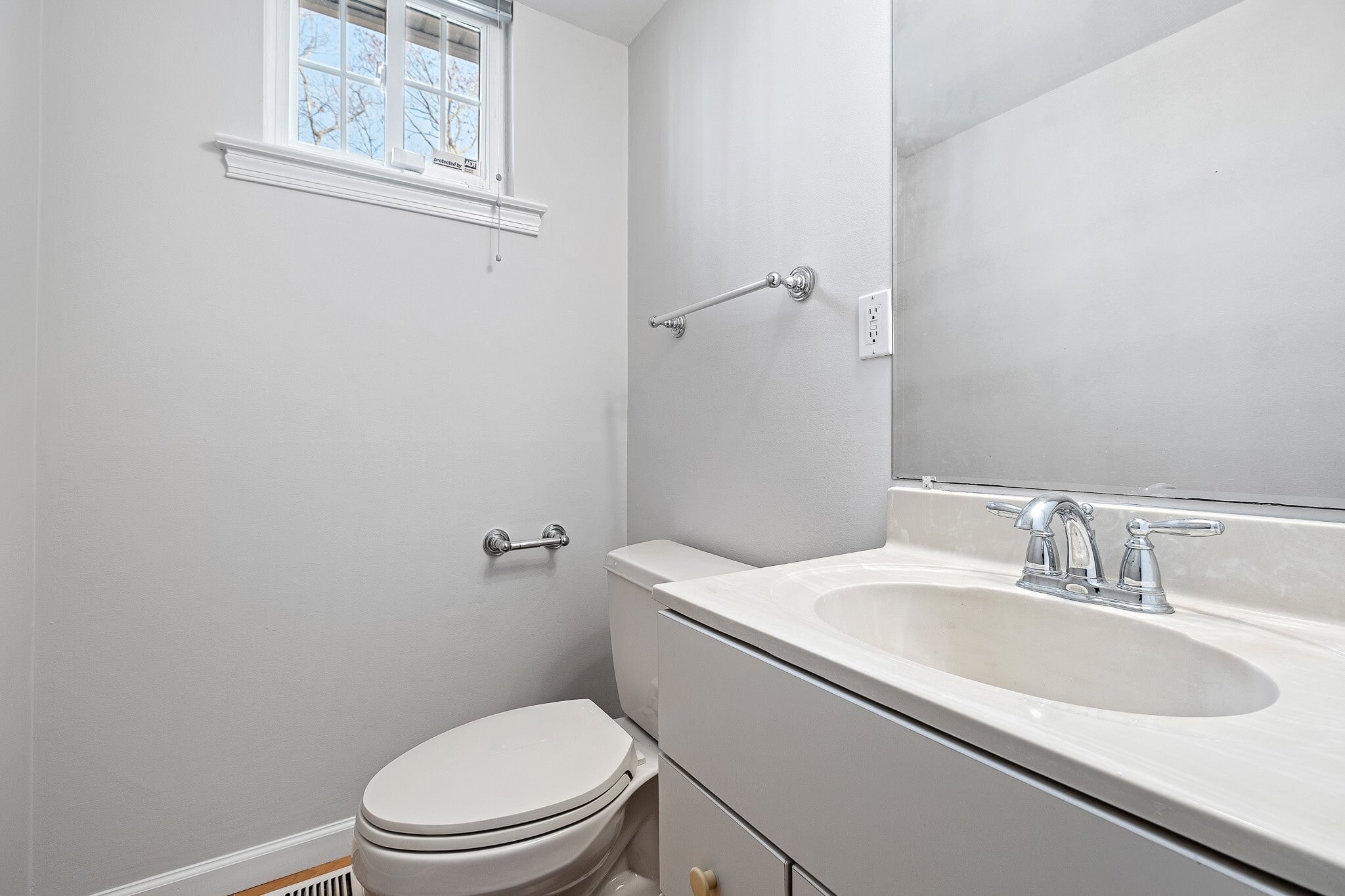 Powder Room - 2409 Sweetbriar Rd