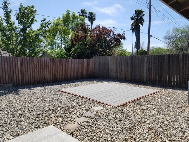 Building Photo - 208 Talisman Dr
